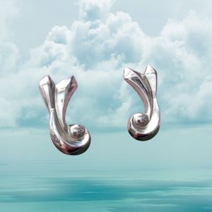 🛼Vintage Silver Tone Earrings